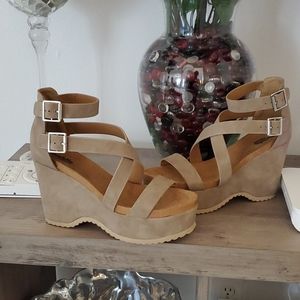 Charlotte Russe Faux suede Sandals NWOB 9/9.5